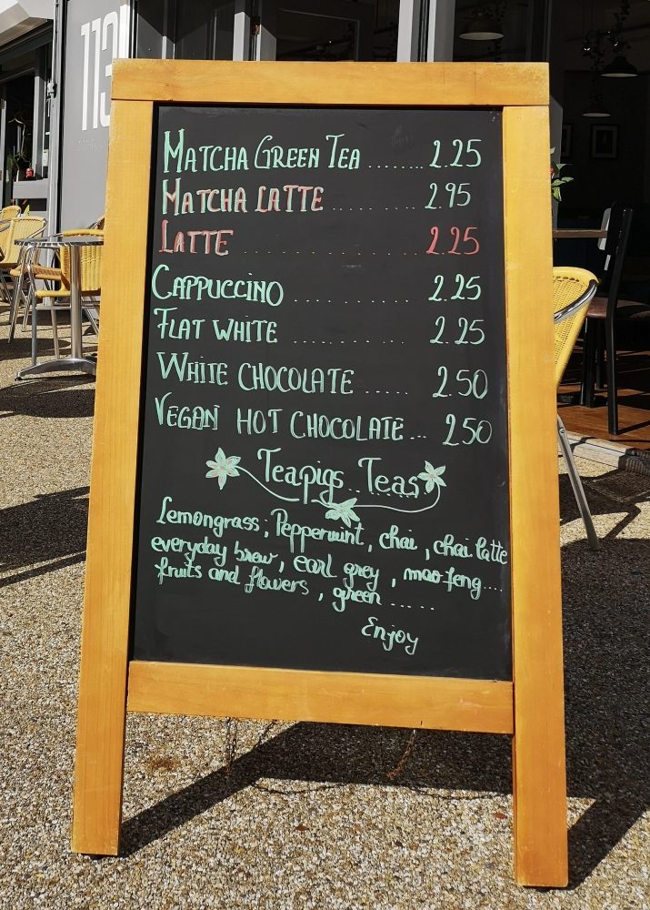 The coffee and tea menu of 113.